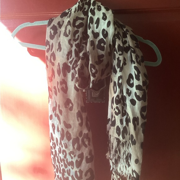 Scarves - Picture 5 of 5